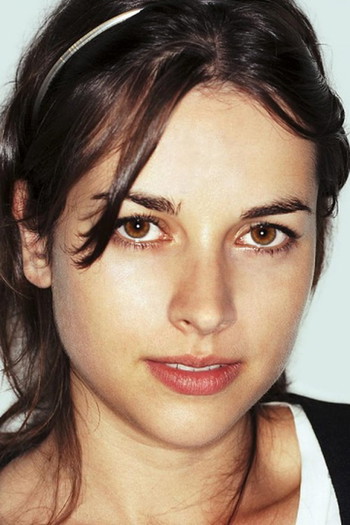 Photo of actress Amelia Warner