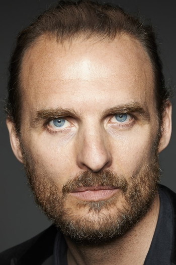 Photo of actor Greg Bryk