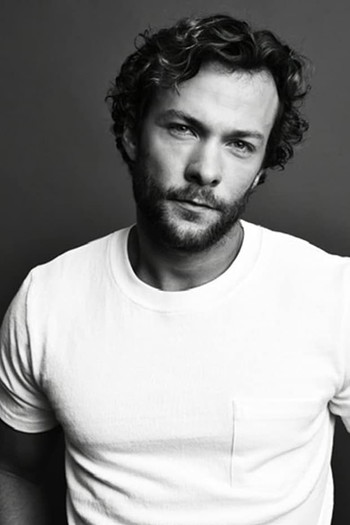 Photo of actor Kyle Schmid