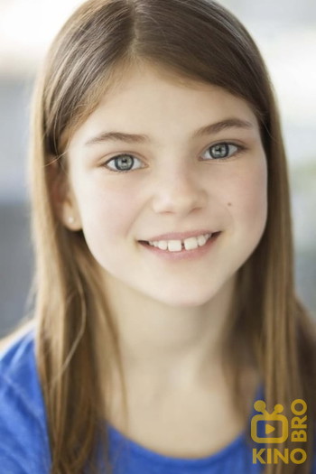 Photo of actress Kayden Magnuson