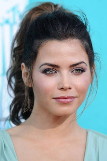 Photo of actress Jenna Dewan