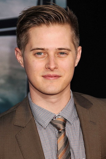 Photo of actor Lucas Grabeel