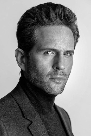 Photo of actor Glenn Howerton