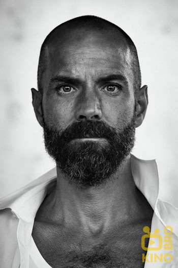 Photo of actor Oliver Riedel