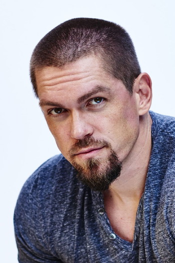 Фото актора Steve Howey