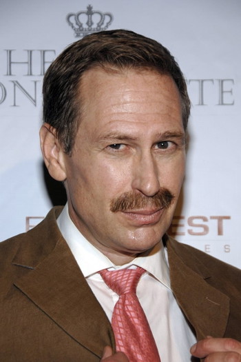 Photo of actor Scott Thompson