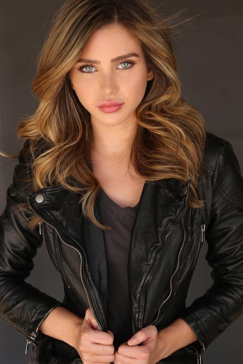 Photo of actress Ryan Whitney Newman