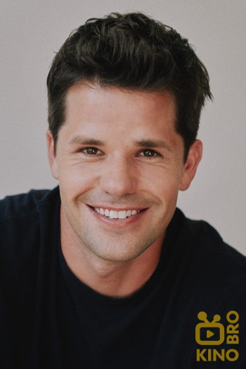 Фото актора Max Carver