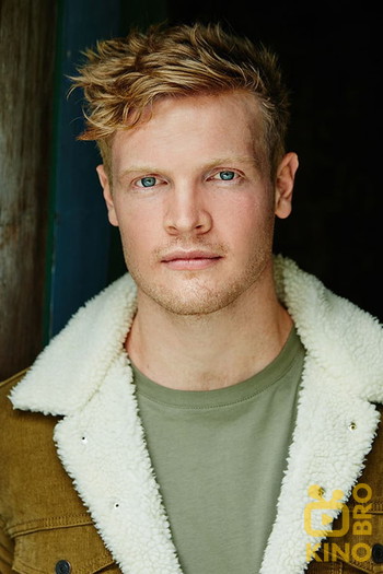 Photo of actor Toby Derrick