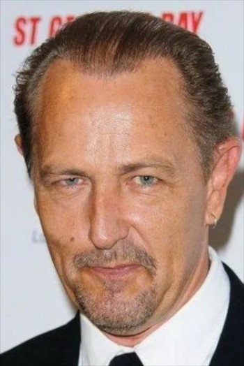 Photo of actor Bruce Payne