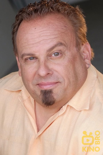 Photo of actor Arturo Gil