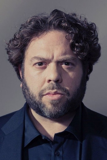 Photo of actor Dan Fogler