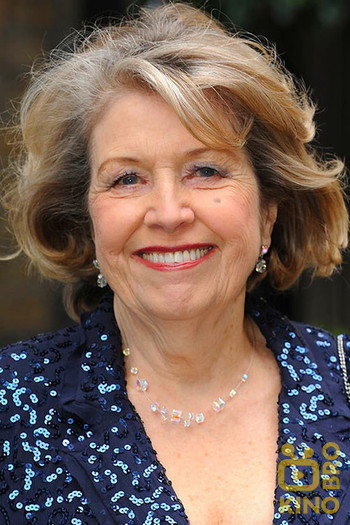 Photo of actress Anne Reid