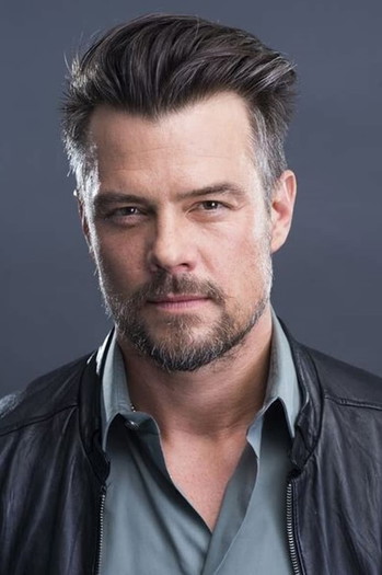 Photo of actor Josh Duhamel