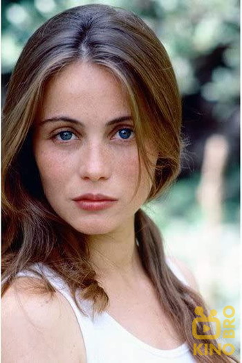 Photo of actress Emmanuelle Béart