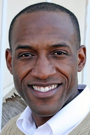 Photo of actor Ken Bevel