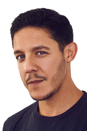 Photo of actor Theo Rossi