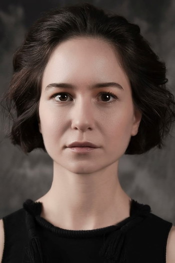 Photo of actress Katherine Waterston