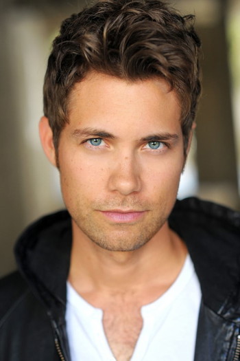 Photo of actor Drew Seeley