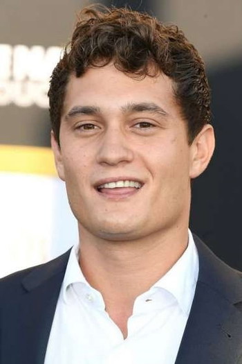 Photo of actor Rafi Gavron