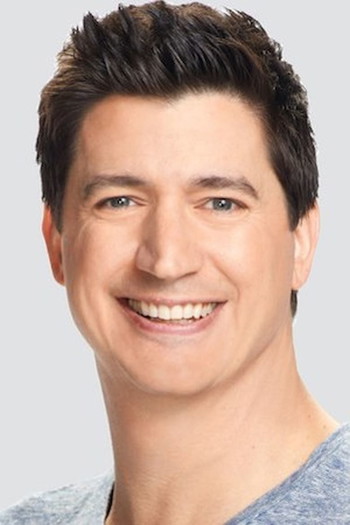 Photo of actor Ken Marino