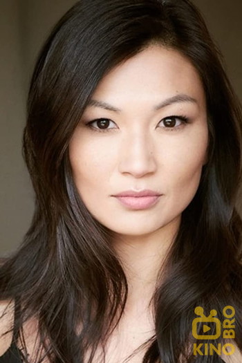 Photo of actress Michelle Krusiec