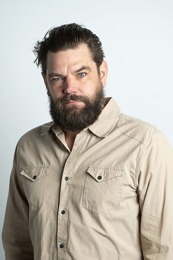 Photo of actor Kip Weeks