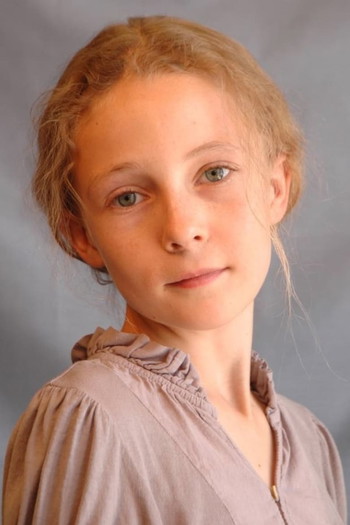 Photo of actress Mia Stallard