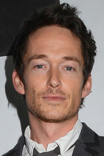 Photo of actor Simon Quarterman