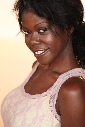 Photo of actor Julanne Chidi Hill