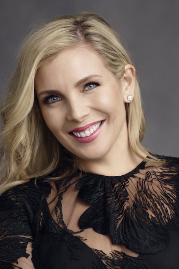 Photo of actress June Diane Raphael