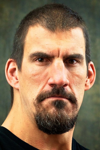 Photo of actor Robert Maillet