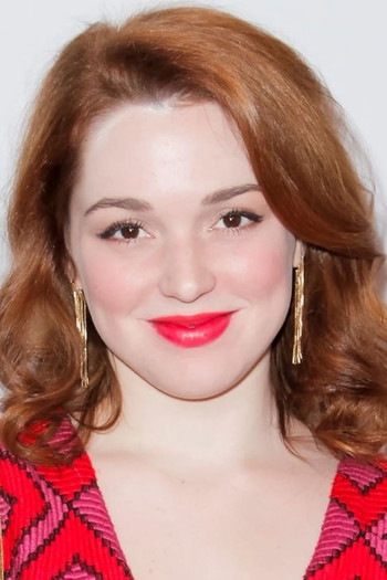 Photo of actress Jennifer Stone