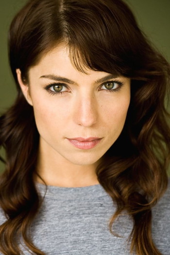 Photo of actress Angela Trimbur